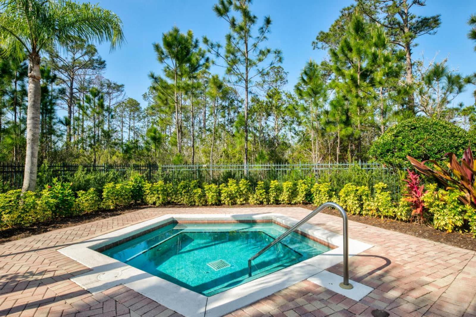 Near 2br King Queen With Hot Tub & Games *